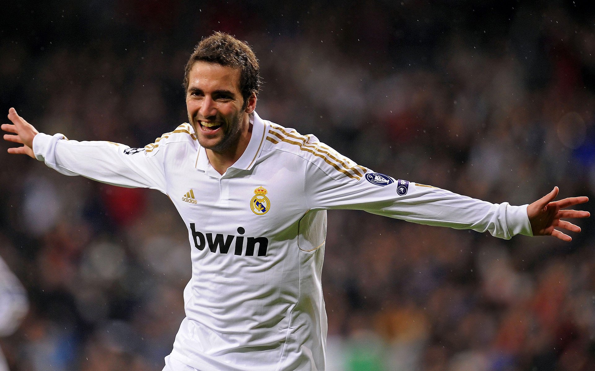 中场组织层级是否因控球比例变化而被重新定位,中场组织能力